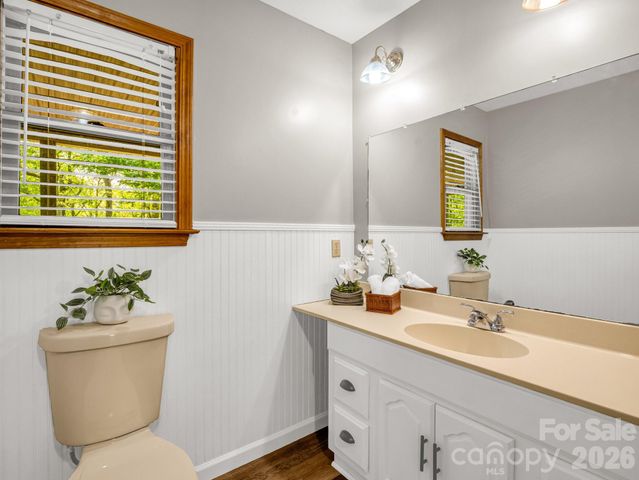 2304 Mountain Page Road, Saluda, NC 28773