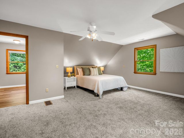 2304 Mountain Page Road, Saluda, NC 28773
