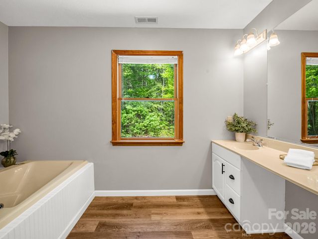 2304 Mountain Page Road, Saluda, NC 28773