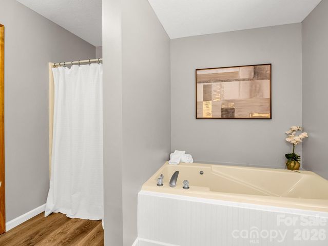 2304 Mountain Page Road, Saluda, NC 28773