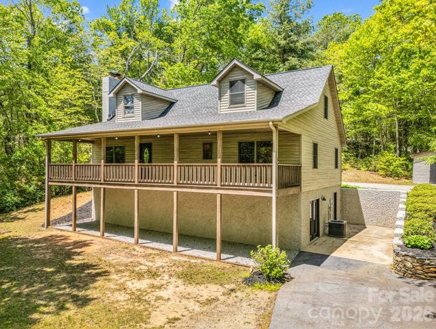 2304 Mountain Page Road, Saluda, NC 28773