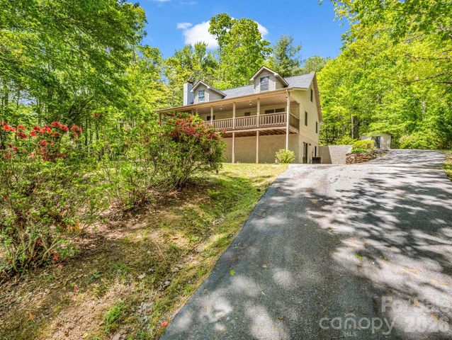 2304 Mountain Page Road, Saluda, NC 28773