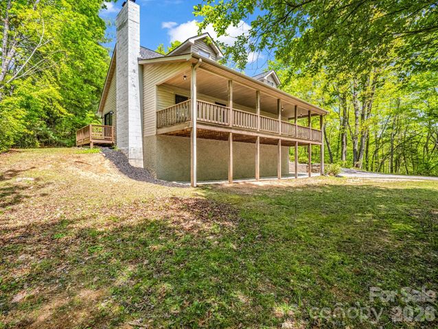 2304 Mountain Page Road, Saluda, NC 28773
