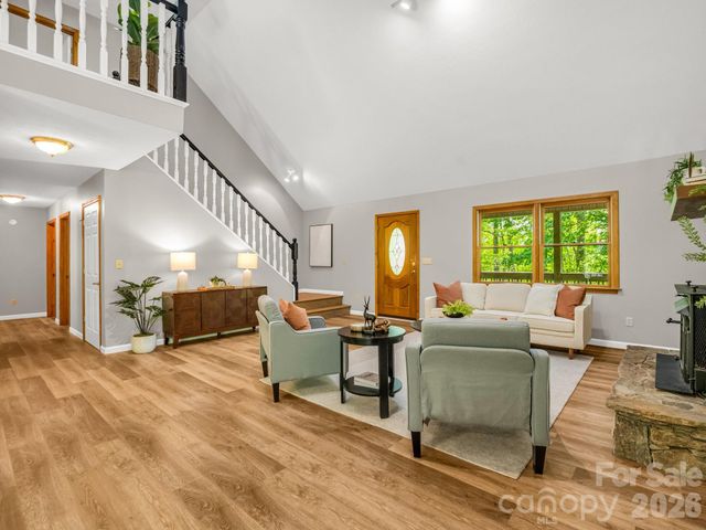 2304 Mountain Page Road, Saluda, NC 28773