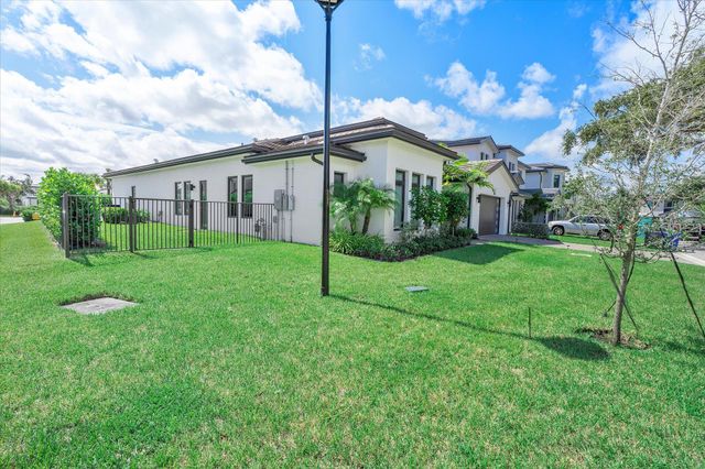 3502 Ashwood Circle, Fort Lauderdale, FL 33312