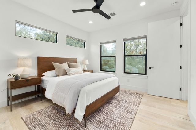 1183 Oakgrove Ave 2, Austin, TX 78702