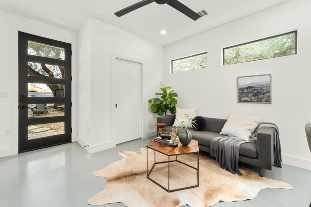 1183 Oakgrove Ave 2, Austin, TX 78702