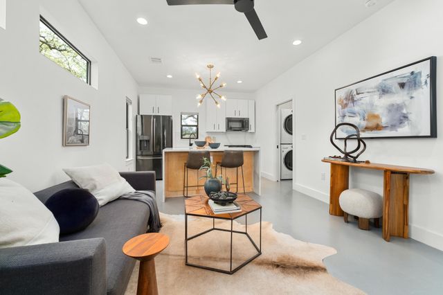 1183 Oakgrove Ave 2, Austin, TX 78702