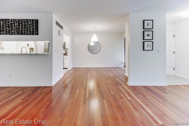 1631 S Hill Boulevard, Bloomfield Hills, MI 48304