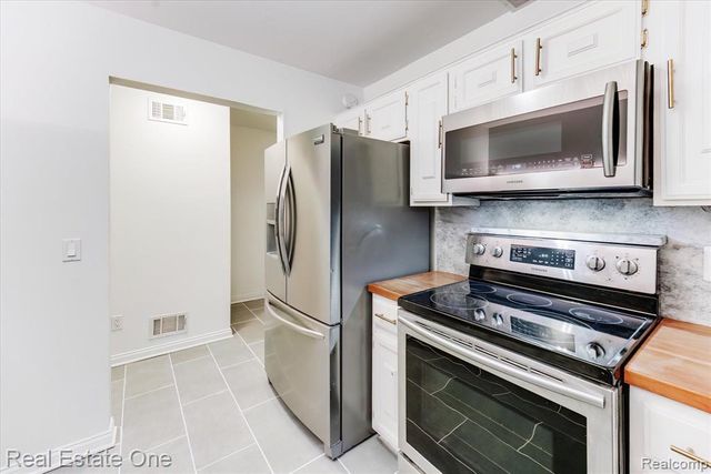 1631 S Hill Boulevard, Bloomfield Hills, MI 48304