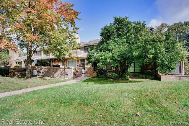 1631 S Hill Boulevard, Bloomfield Hills, MI 48304
