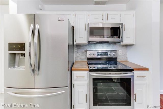 1631 S Hill Boulevard, Bloomfield Hills, MI 48304