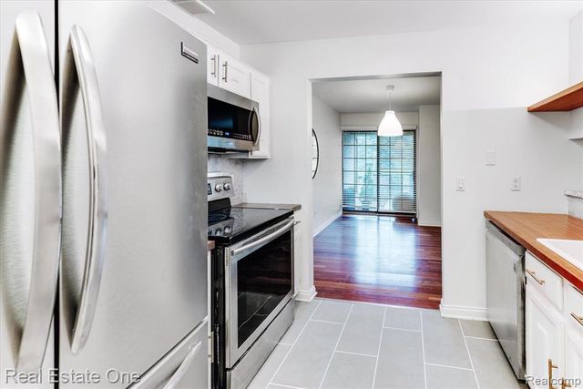 1631 S Hill Boulevard, Bloomfield Hills, MI 48304