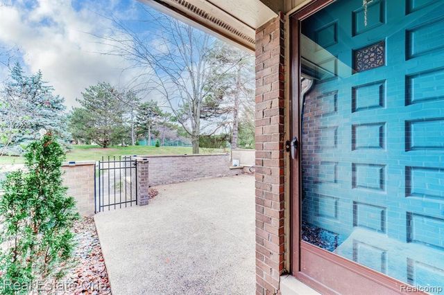 1631 S Hill Boulevard, Bloomfield Hills, MI 48304