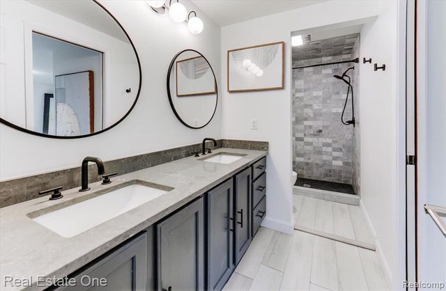 1631 S Hill Boulevard, Bloomfield Hills, MI 48304