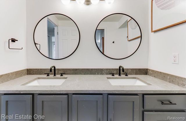 1631 S Hill Boulevard, Bloomfield Hills, MI 48304