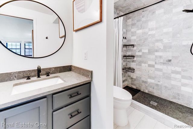 1631 S Hill Boulevard, Bloomfield Hills, MI 48304