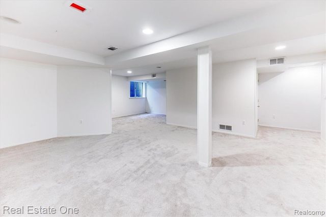 1631 S Hill Boulevard, Bloomfield Hills, MI 48304