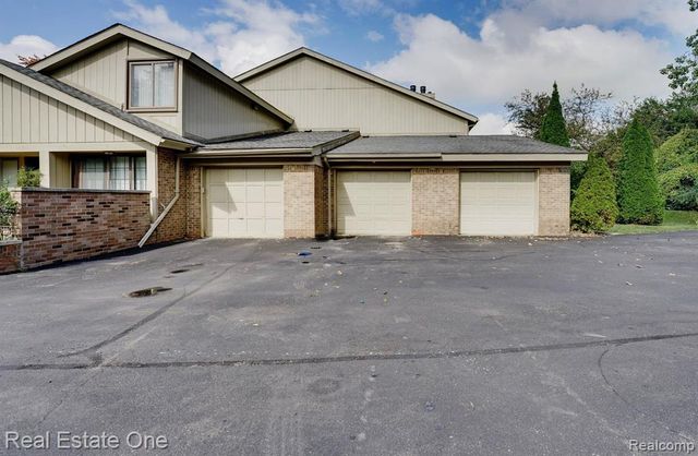 1631 S Hill Boulevard, Bloomfield Hills, MI 48304