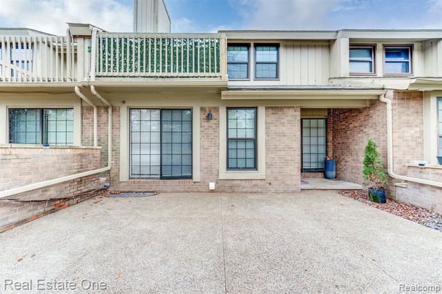 1631 S Hill Boulevard, Bloomfield Hills, MI 48304