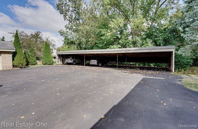1631 S Hill Boulevard, Bloomfield Hills, MI 48304