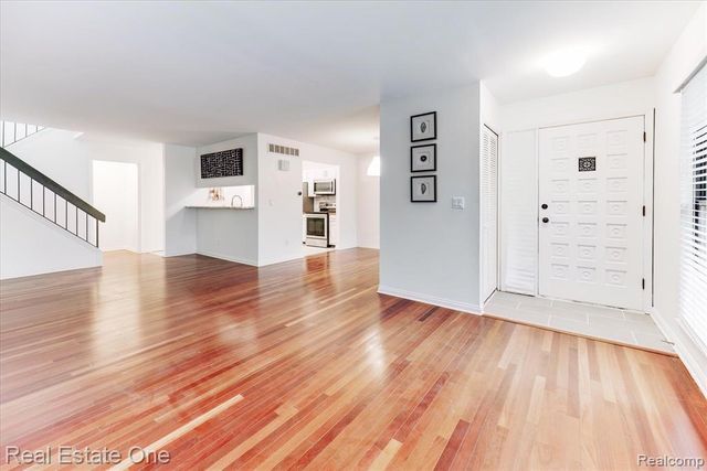 1631 S Hill Boulevard, Bloomfield Hills, MI 48304