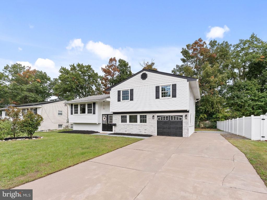 919 GRENVILLE DR, BLACKWOOD, NJ 08012 — photo 2