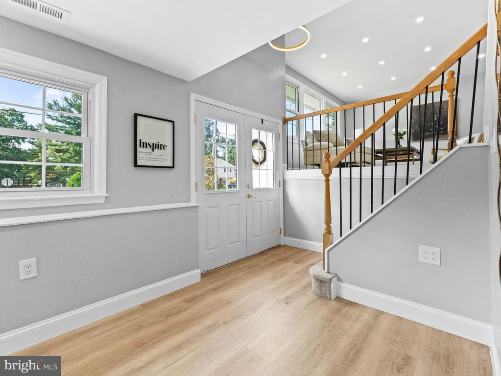919 GRENVILLE DR, BLACKWOOD, NJ 08012 — photo 3