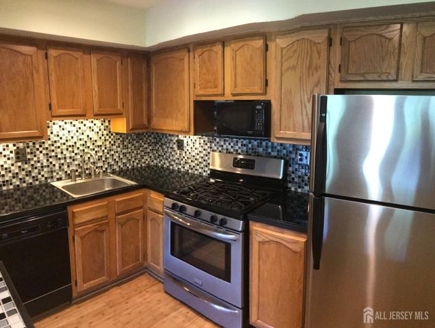 202 Salem Court, Princeton, NJ 08540