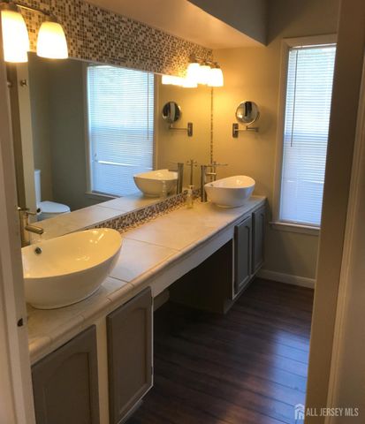 202 Salem Court, Princeton, NJ 08540