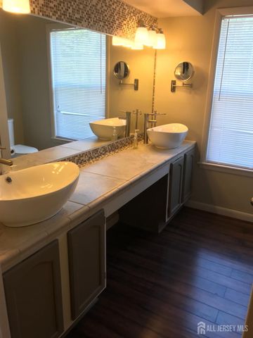 202 Salem Court, Princeton, NJ 08540