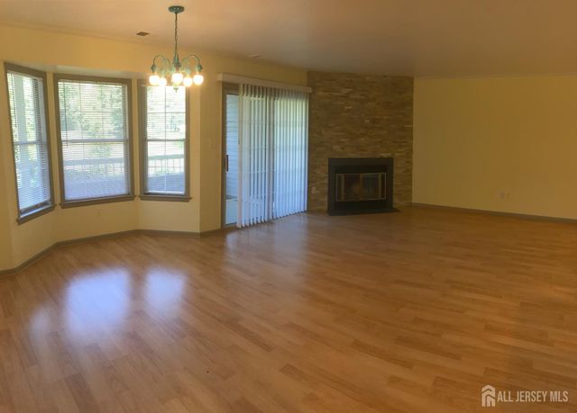 202 Salem Court, Princeton, NJ 08540