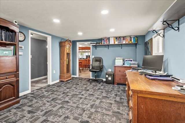 1220 Shultz Street, Waterloo, IA 50707
