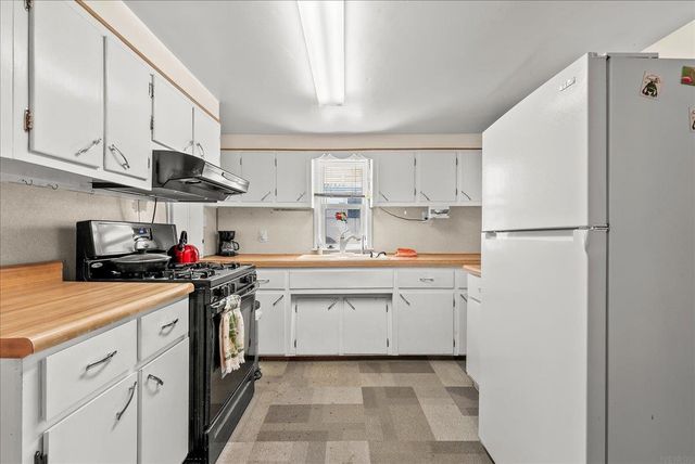 1220 Shultz Street, Waterloo, IA 50707