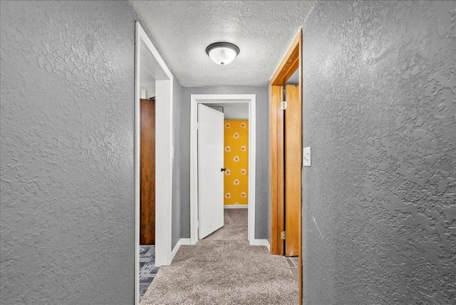 1220 Shultz Street, Waterloo, IA 50707