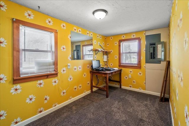 1220 Shultz Street, Waterloo, IA 50707