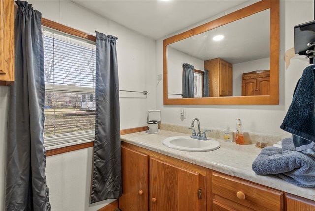 1220 Shultz Street, Waterloo, IA 50707