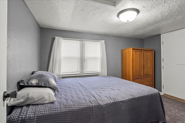 1220 Shultz Street, Waterloo, IA 50707