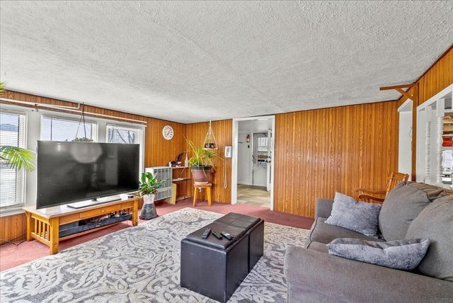 1220 Shultz Street, Waterloo, IA 50707