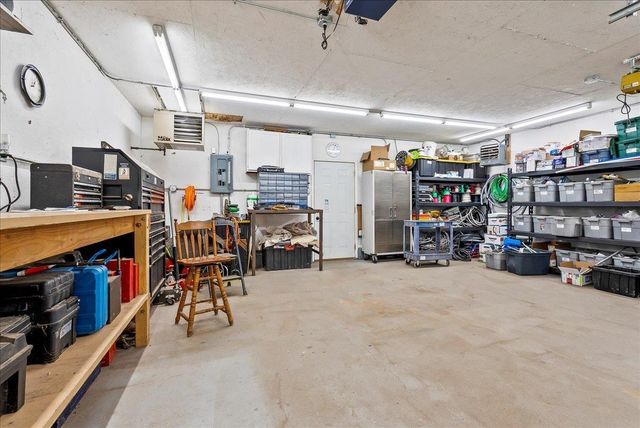 1220 Shultz Street, Waterloo, IA 50707