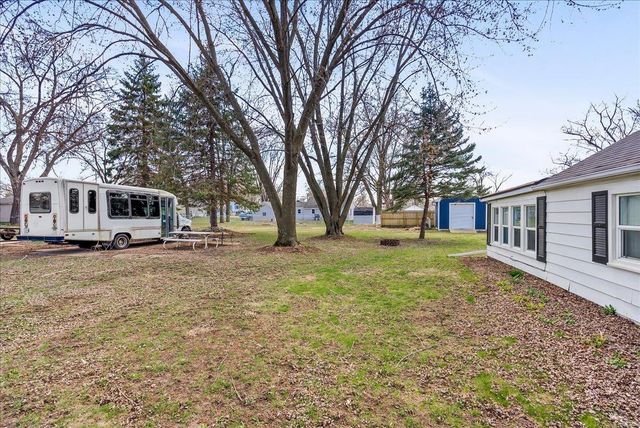 1220 Shultz Street, Waterloo, IA 50707