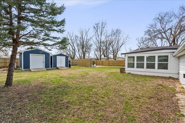 1220 Shultz Street, Waterloo, IA 50707