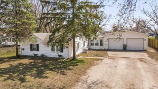 1220 Shultz Street, Waterloo, IA 50707