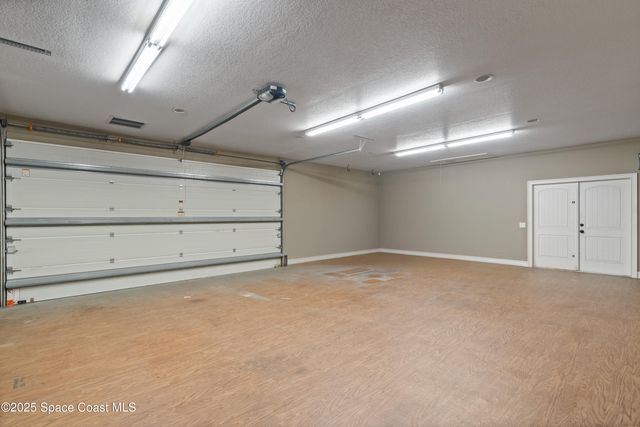 2869 Hiawatha Avenue NE, Palm Bay, FL 32905