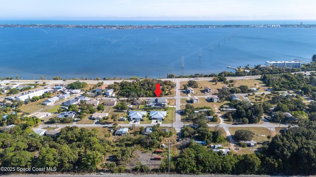 2869 Hiawatha Avenue NE, Palm Bay, FL 32905