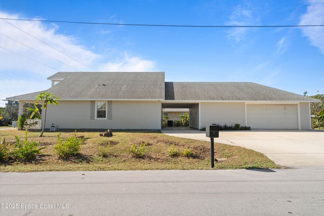 2869 Hiawatha Avenue NE, Palm Bay, FL 32905