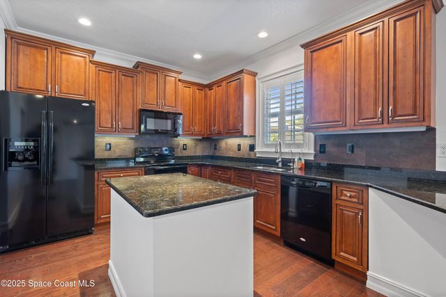 2869 Hiawatha Avenue NE, Palm Bay, FL 32905