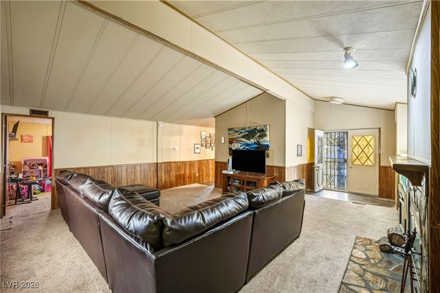 590 Roumm Avenue, Pahrump, NV 89060