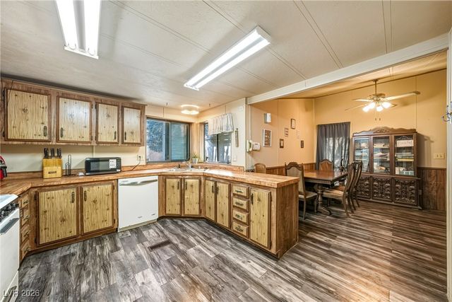 590 Roumm Avenue, Pahrump, NV 89060