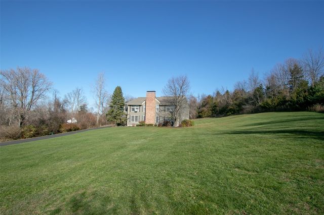 92 N Creek Road, Staatsburg, NY 12580